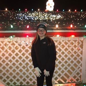 Meet your Posher, Caitlin